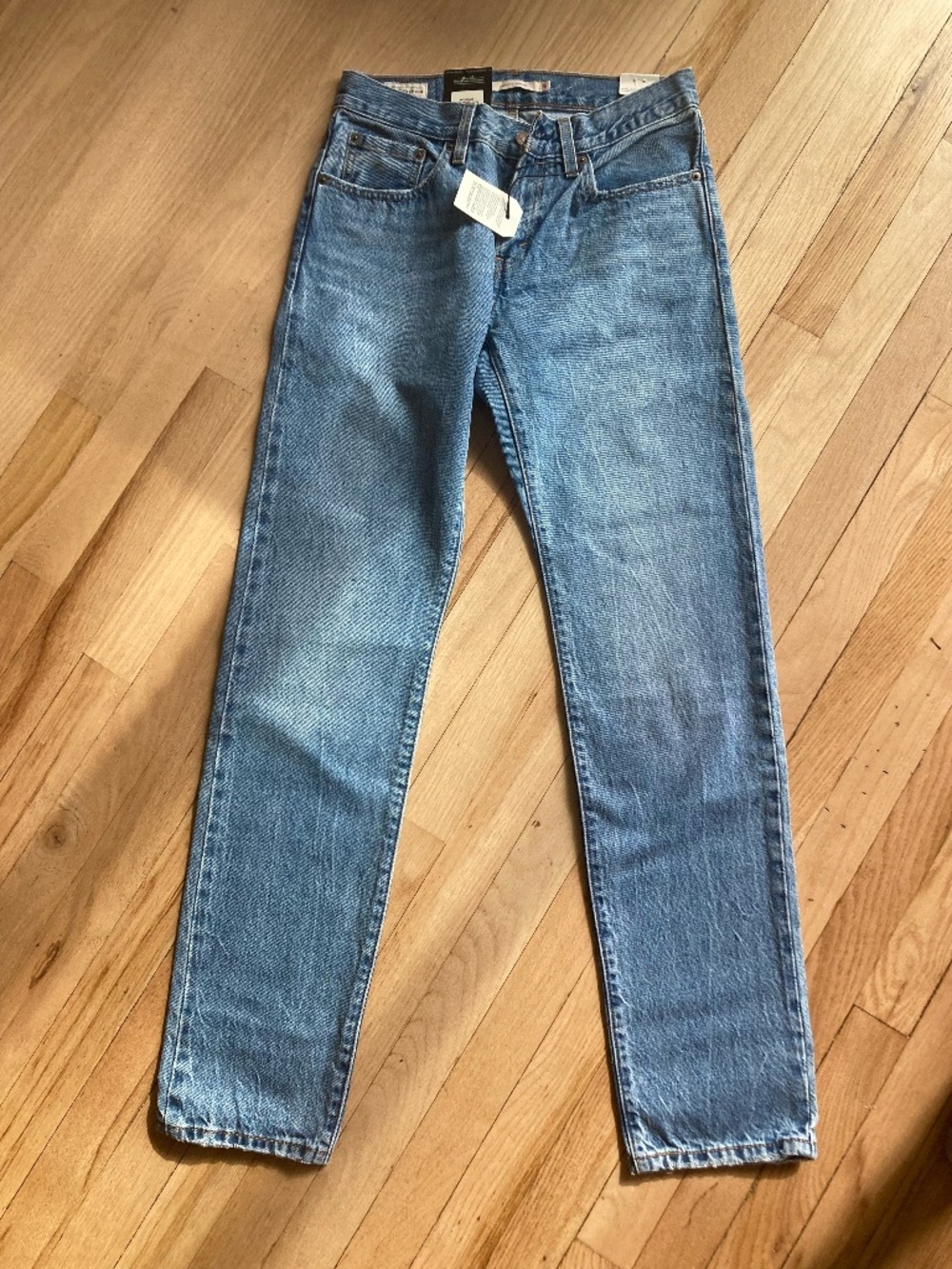 NWT - Levi's middy straight 26/33